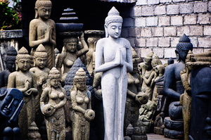 Every Hinud household contains its own family temple, so sculpture sales are a good business to be in. It's fascinating to see the diversity of styles and sizes.
