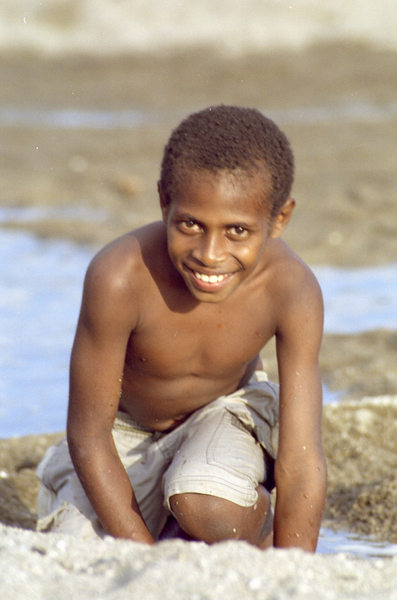 Bong is family on Jekob's mother's side. The name
is very common throughout the island of Ambrym, where
Jekob's mother comes from. In fact, it's often used in
much the same way Tommy, Paddy and Bruce are - as a
nick-name for anyone coming from that island.

