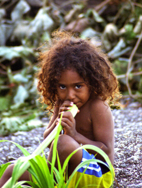 When I was in Sola, I stayed in the guest house run by Robert and Sara.
Their oldest boy displays a stunning mix of Melanesian and Polynesian
attributes that make all of the locals so beautiful.
