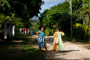 Shots from a wander through some of Port Vila's backroads.
