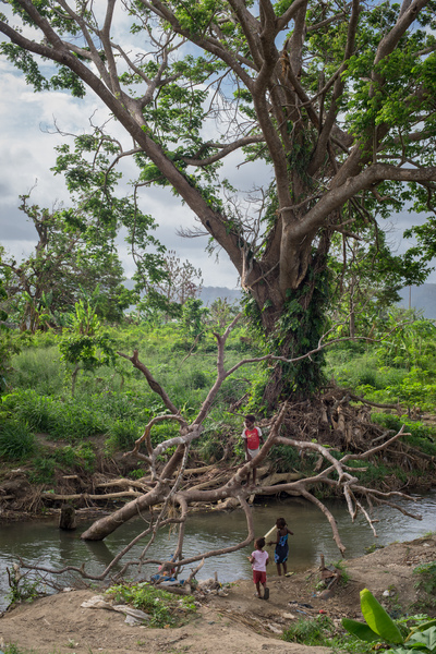 Some shots taken during a visit to Blacksand. Nothing but children this time.
