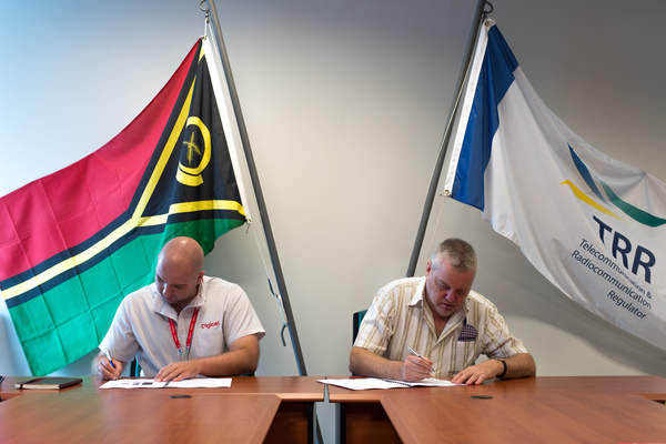 Contracts for the TFS and CLICC programmes are signed by the winning bidders
