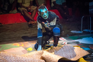 Scenes from Wan Smolbag Theatre's in-the-round production of Kaekae Rat.
