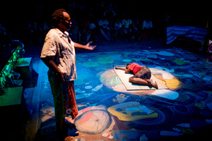 Scenes from Wan Smolbag Theatre's in-the-round production of Kaekae Rat.
