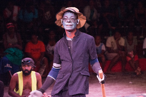 Scenes from Wan Smolbag Theatre's in-the-round production of Kaekae Rat.
