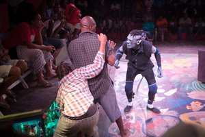 Scenes from Wan Smolbag Theatre's in-the-round production of Kaekae Rat.
