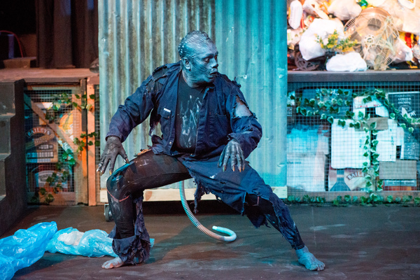 Peter Bell as Olfala Rat.
