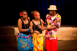 First round of shots from Wan Smolbag Theatre's production of Laef i Swit.
