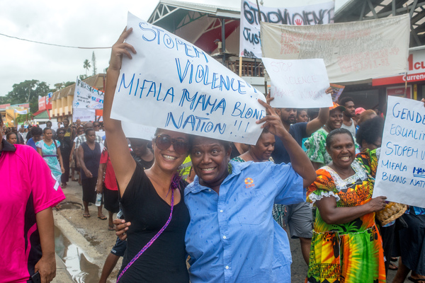 Florence Lengkon led a march through town and up to Parliament in which nearly a thousand people demonstrated their desire to see an end to violence against women.
