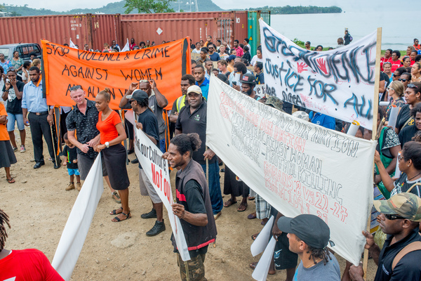 Florence Lengkon led a march through town and up to Parliament in which nearly a thousand people demonstrated their desire to see an end to violence against women.
