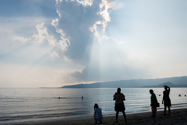 Some shots from a class trip to Mele beach.
