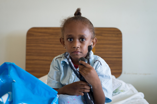 Miss Vanuatu Valerie Martinez visits the children's ward at Vila Central Hospital.
