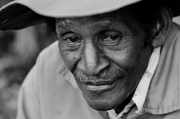 Shots taken during a walk through the Ohlen neighbourhood of Port Vila.
