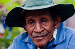 Shots taken during a walk through the Ohlen neighbourhood of Port Vila.
