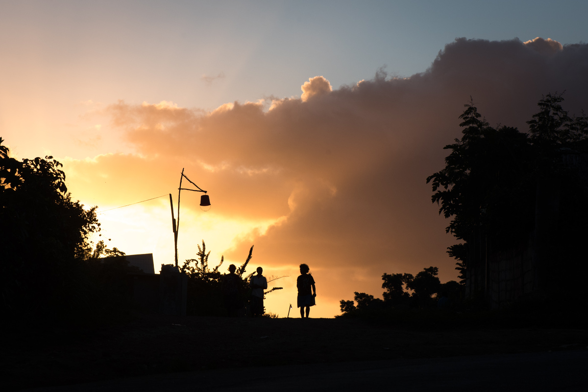 A few shots from a beautiful evening in the Seaside community in Port Vila.
