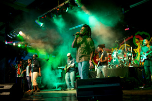 A barn-burning performance by Stan & the Earth Force as they got the ball rolling on day two of Fest Napuan 2016.
