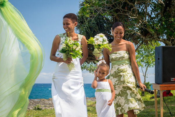 Wedding service near Mele.
