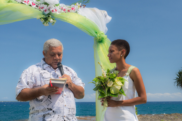 Wedding service near Mele.
