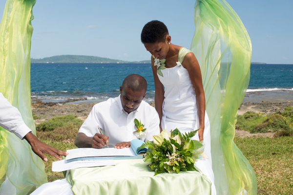 Wedding service near Mele.
